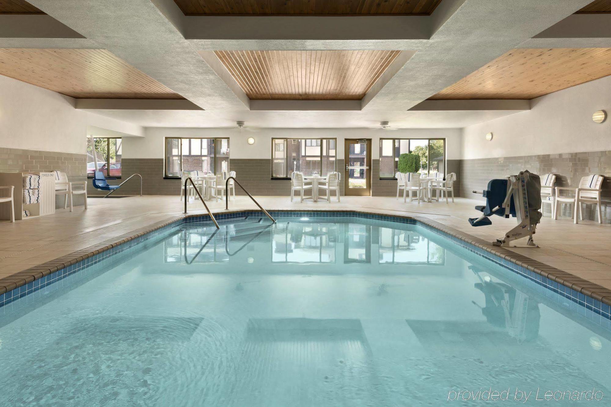 Country Inn & Suites By Radisson, St Cloud West, Mn Saint Cloud Eksteriør billede